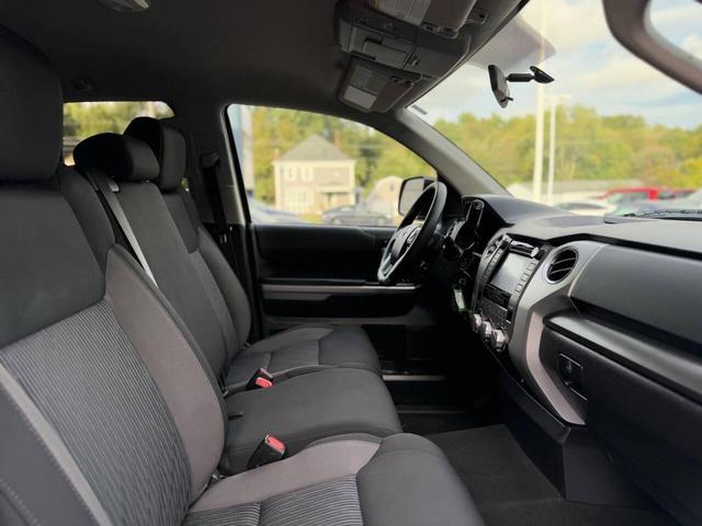 Photo of 2015 Magnetic Gray Metallic Toyota Tundra