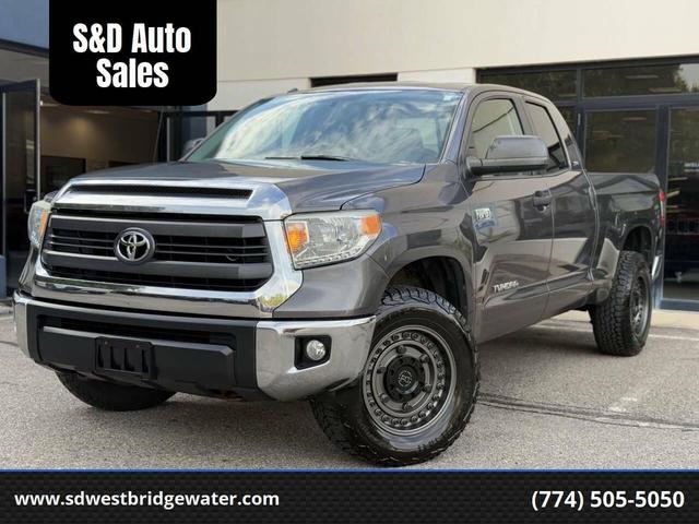 Photo of 2015 Magnetic Gray Metallic Toyota Tundra