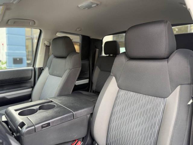 Photo of 2015 Magnetic Gray Metallic Toyota Tundra