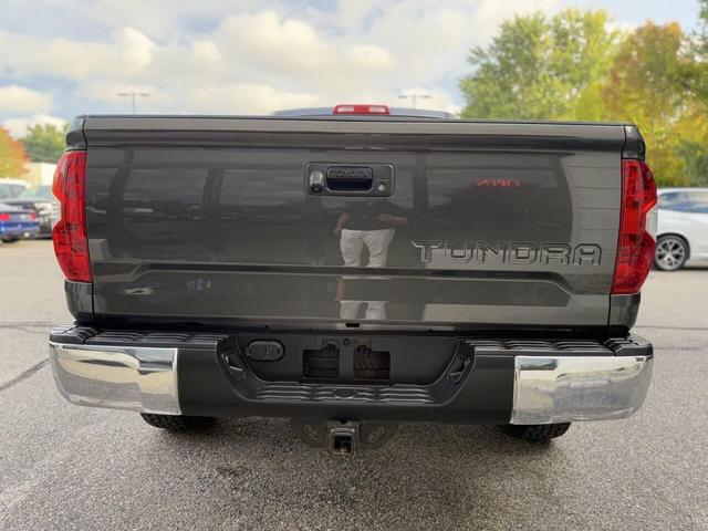 Photo of 2015 Magnetic Gray Metallic Toyota Tundra