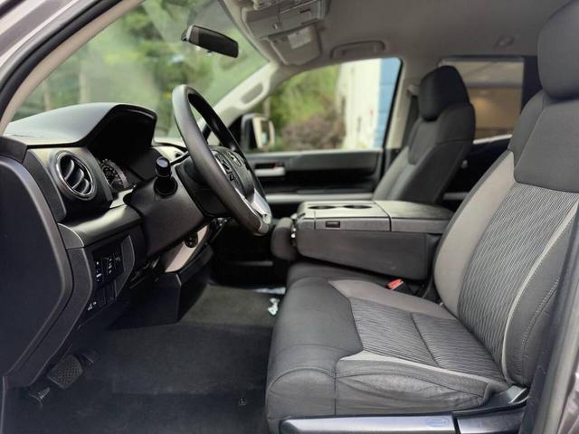 Photo of 2015 Magnetic Gray Metallic Toyota Tundra