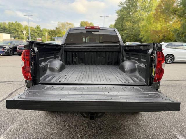Photo of 2015 Magnetic Gray Metallic Toyota Tundra