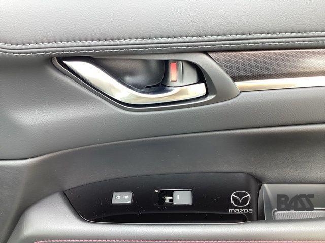 Photo of 2025 White Metallic Mazda CX-5