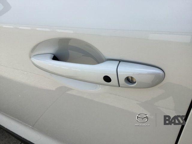 Photo of 2025 White Metallic Mazda CX-5