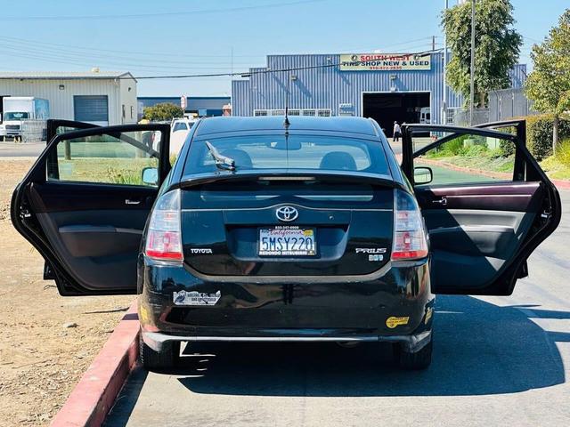 Photo of 2005 Black Toyota Prius