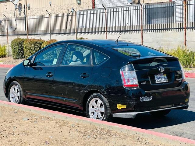 Photo of 2005 Black Toyota Prius