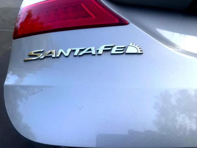 Photo of 2016 Gray Hyundai SANTA FE