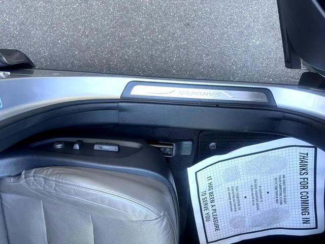 Photo of 2016 Gray Hyundai SANTA FE