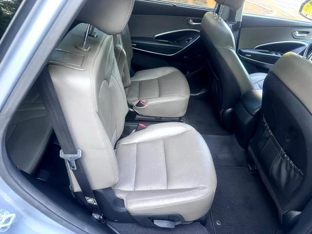 Photo of 2016 Gray Hyundai SANTA FE