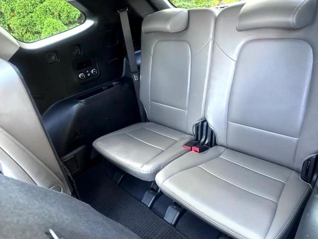 Photo of 2016 Gray Hyundai SANTA FE