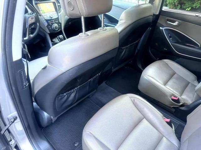 Photo of 2016 Gray Hyundai SANTA FE