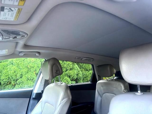 Photo of 2016 Gray Hyundai SANTA FE