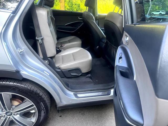 Photo of 2016 Gray Hyundai SANTA FE
