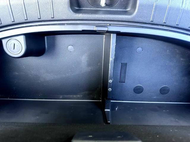 Photo of 2016 Gray Hyundai SANTA FE