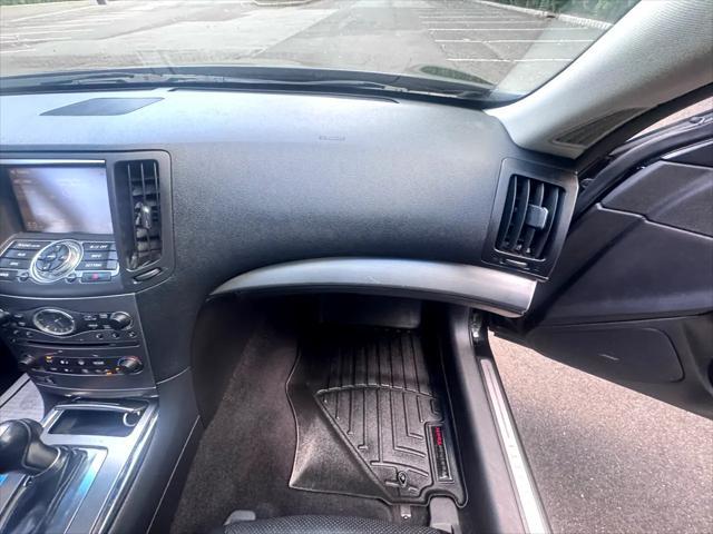 Photo of 2013 Black INFINITI G37x