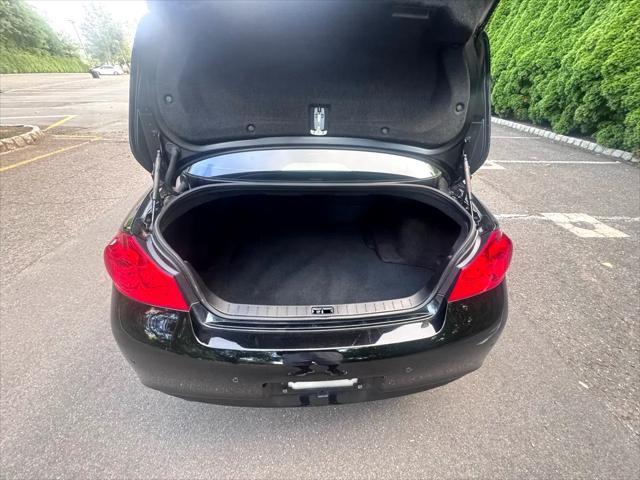 Photo of 2013 Black INFINITI G37x