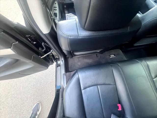 Photo of 2013 Black INFINITI G37x