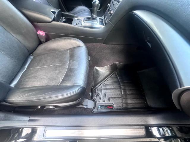 Photo of 2013 Black INFINITI G37x