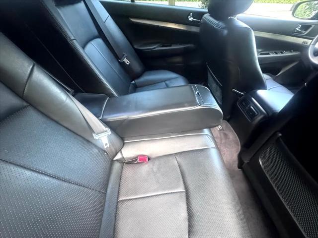 Photo of 2013 Black INFINITI G37x