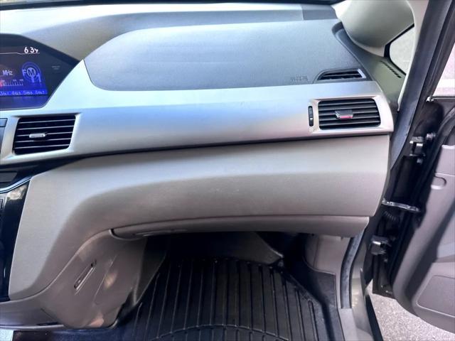 Photo of 2013 Gray Honda Odyssey