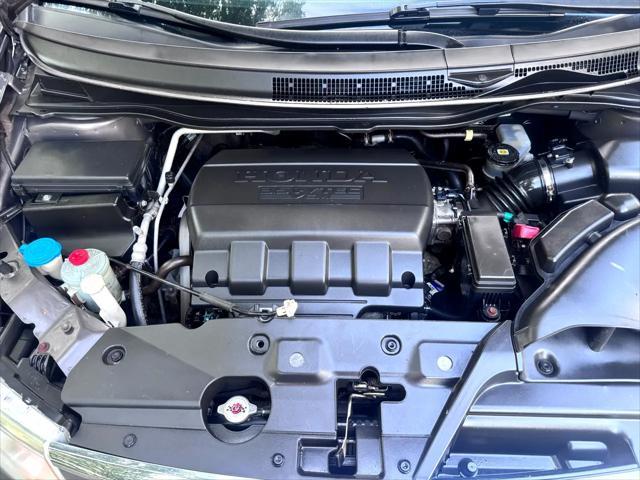 Photo of 2013 Gray Honda Odyssey