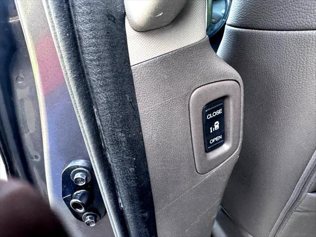 Photo of 2013 Gray Honda Odyssey