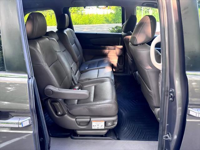 Photo of 2013 Gray Honda Odyssey
