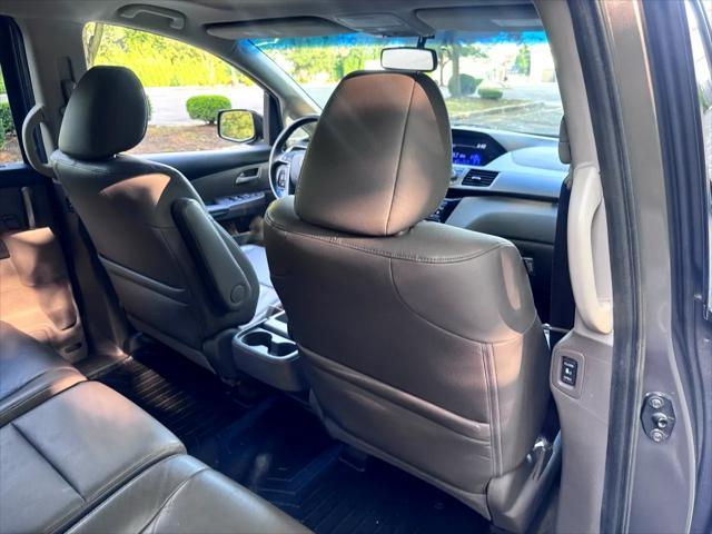Photo of 2013 Gray Honda Odyssey