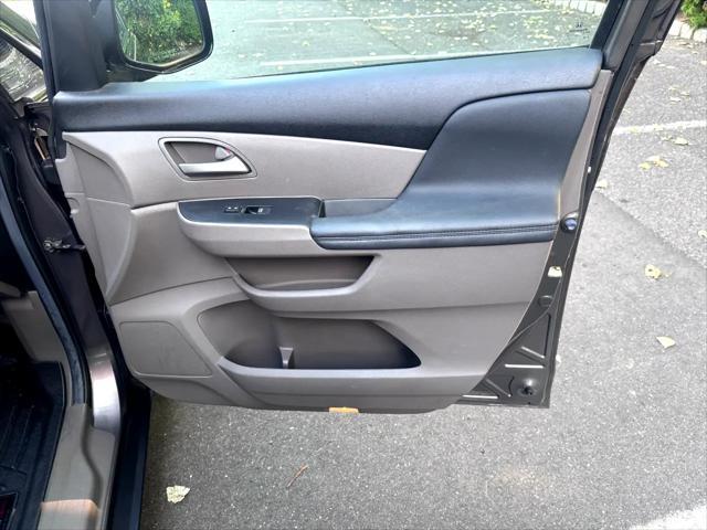 Photo of 2013 Gray Honda Odyssey