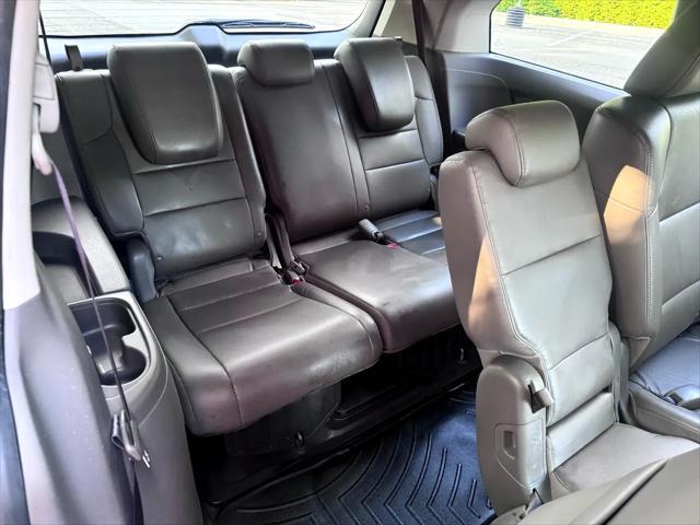 Photo of 2013 Gray Honda Odyssey