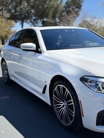 Photo of 2020 Alpine White BMW 530e