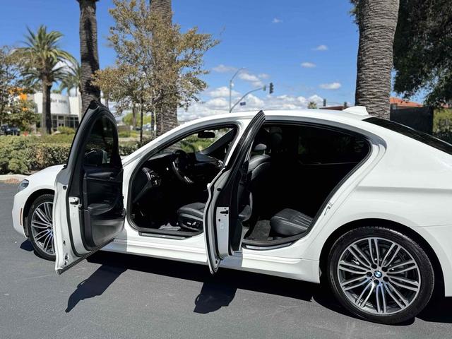Photo of 2020 Alpine White BMW 530e
