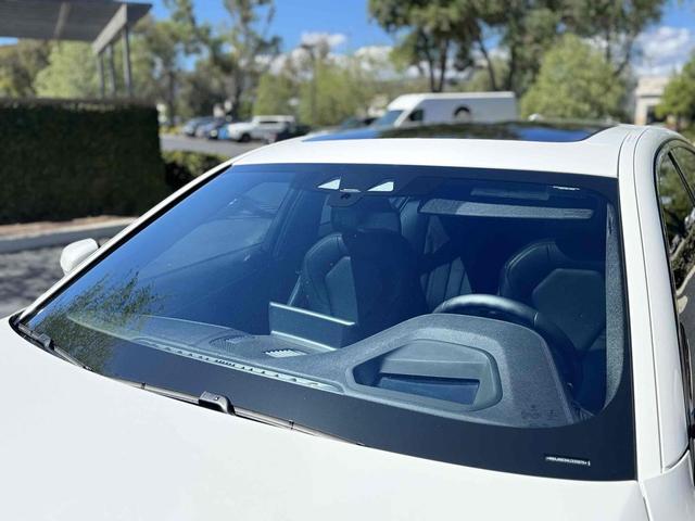 Photo of 2020 Alpine White BMW 530e