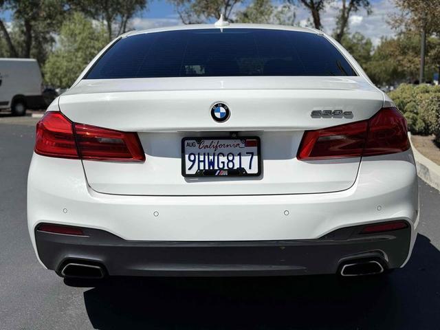 Photo of 2020 Alpine White BMW 530e