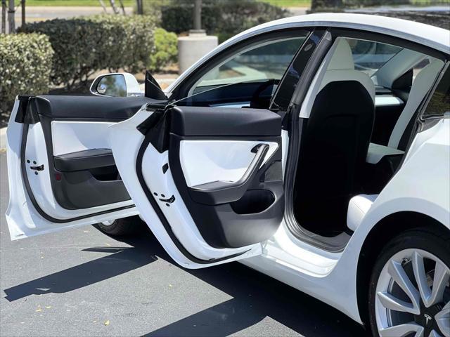 Photo of 2019 Pearl White Multi-Coat Tesla Model 3