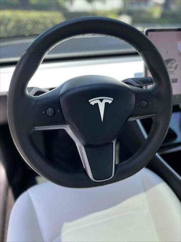 Photo of 2019 Pearl White Multi-Coat Tesla Model 3
