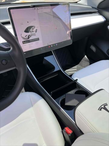 Photo of 2019 Pearl White Multi-Coat Tesla Model 3