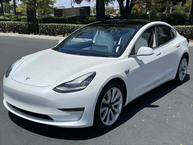 Photo of 2019 Pearl White Multi-Coat Tesla Model 3