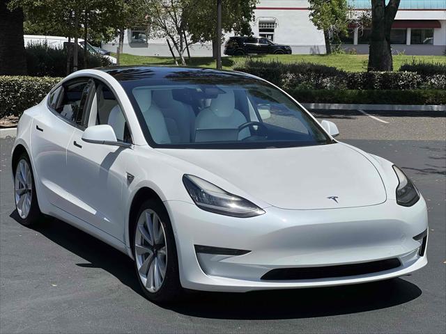 Photo of 2019 Pearl White Multi-Coat Tesla Model 3