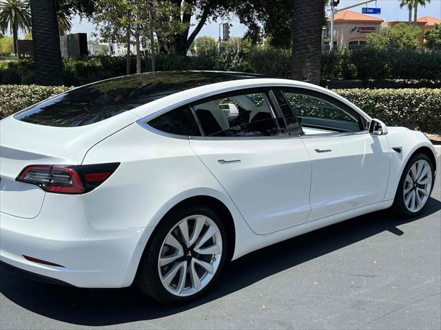 Photo of 2019 Pearl White Multi-Coat Tesla Model 3