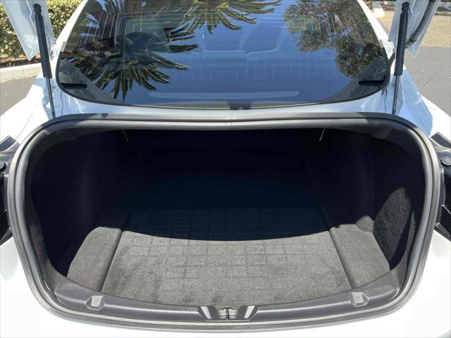 Photo of 2019 Pearl White Multi-Coat Tesla Model 3