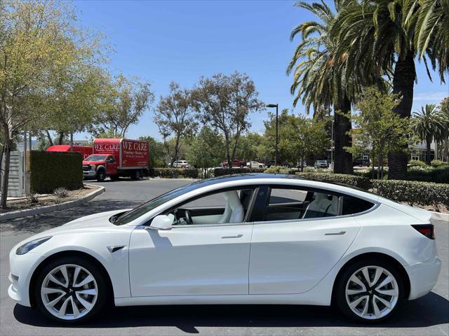 Photo of 2019 Pearl White Multi-Coat Tesla Model 3