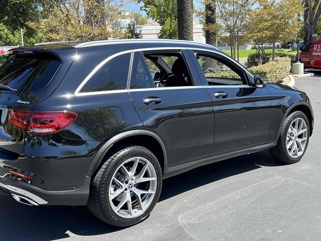 Photo of 2021 Black Mercedes-Benz GLC 300