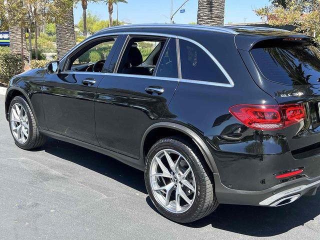 Photo of 2021 Black Mercedes-Benz GLC 300