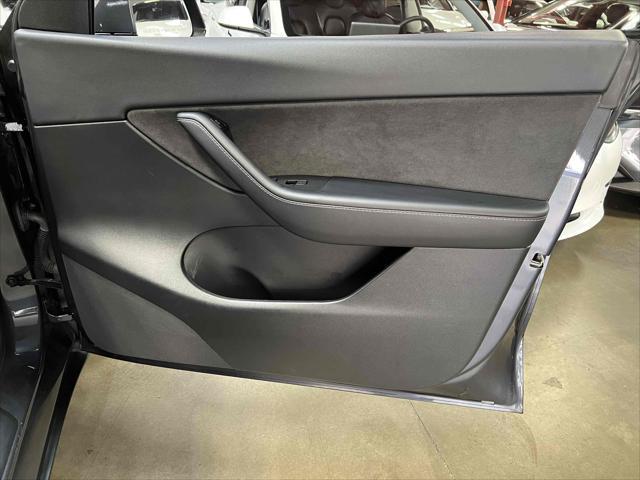 Photo of 2021 Midnight Silver Metallic Tesla Model Y