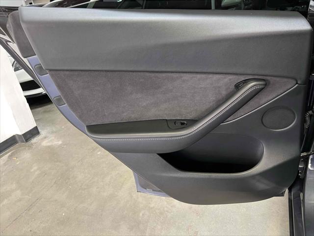Photo of 2021 Midnight Silver Metallic Tesla Model Y