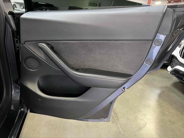 Photo of 2021 Midnight Silver Metallic Tesla Model Y