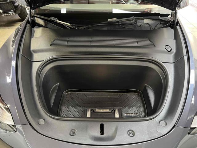 Photo of 2021 Midnight Silver Metallic Tesla Model Y