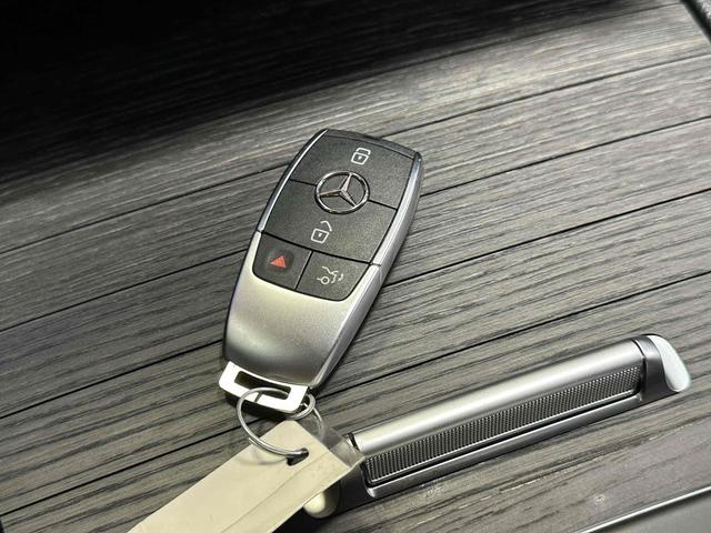 Photo of 2020 Black Mercedes-Benz GLE 350