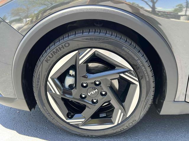 Photo of 2025 Interstellar Gray Kia K4